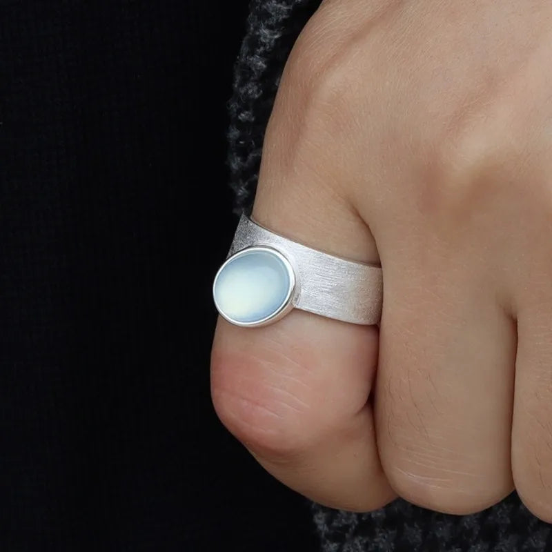 Anillo minimalista de piedra lunar