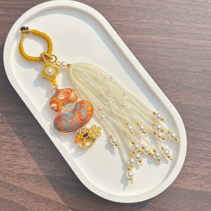 Pingente de Cabaça Auspiciosa Chinesa Artesanal com Bordado de Brocado Song e Borla de Contas, Charm para Bolsa e Enfeite para Carro, para Boa Sorte e Fortuna