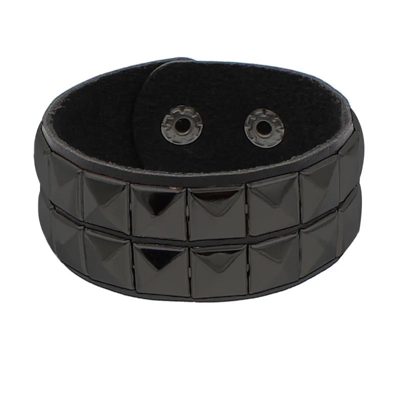 Pulsera Nocturna · Tachuelas y Cadenas