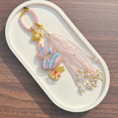 Pingente de Cabaça Auspiciosa Chinesa Artesanal com Bordado de Brocado Song e Borla de Contas, Charm para Bolsa e Enfeite para Carro, para Boa Sorte e Fortuna
