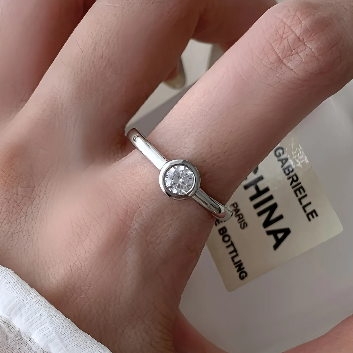 Anillo minimalista de piedra lunar