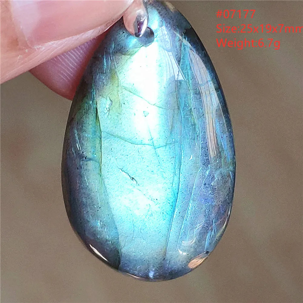 Colgante ovalado de labradorita azul
