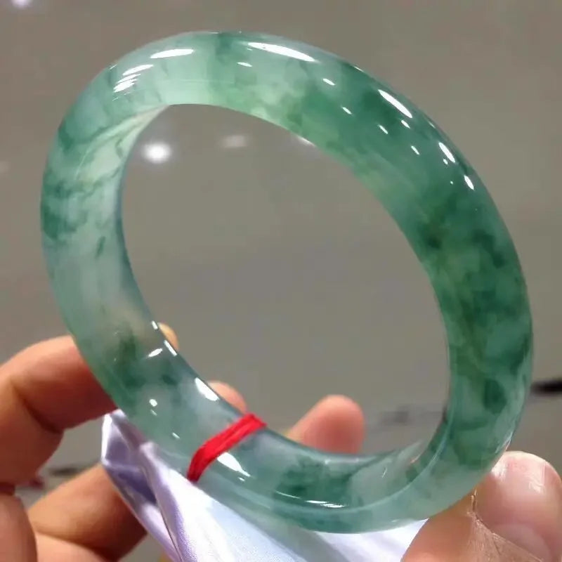 Brazalete de jade verde claro