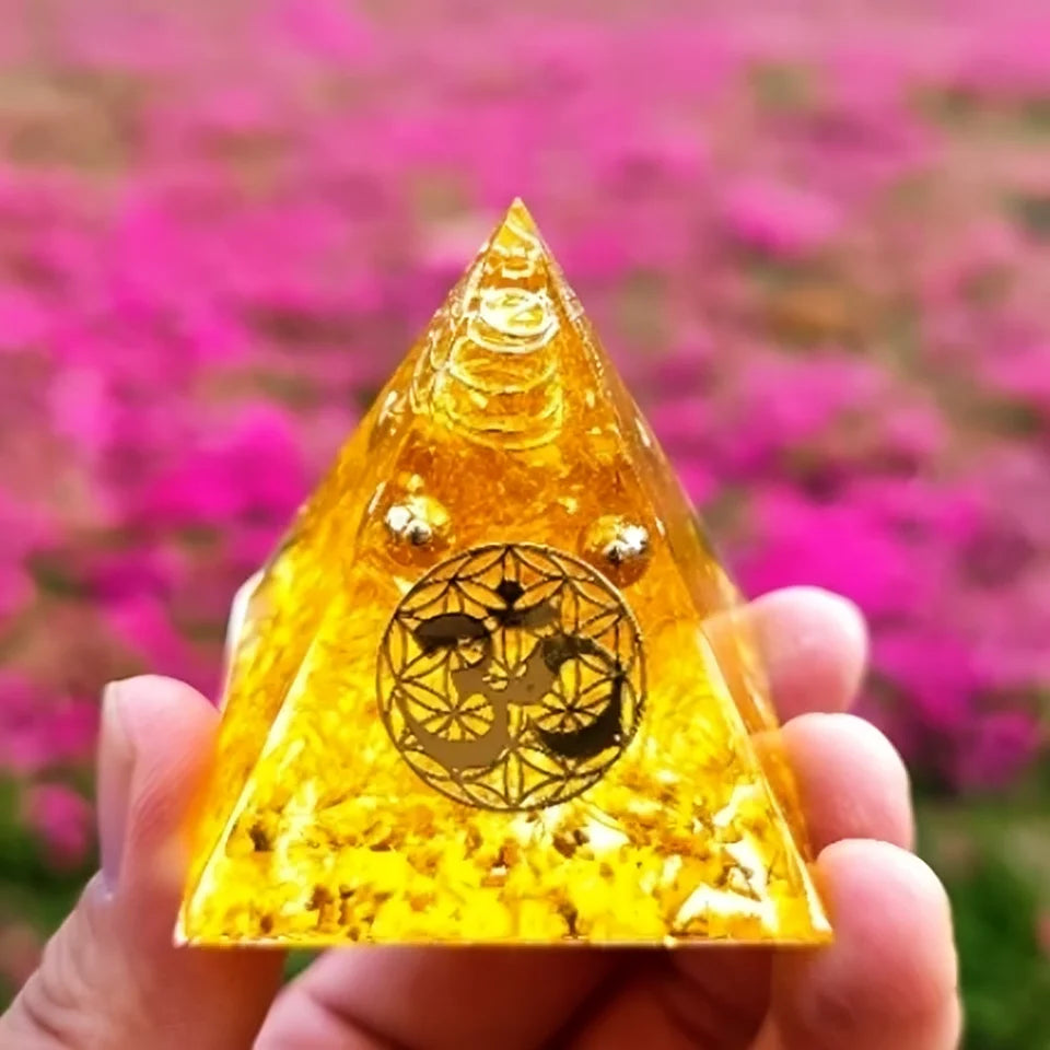 Pirámide Loto · Orgonita Decorativa
