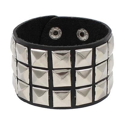 Pulsera Nocturna · Tachuelas y Cadenas
