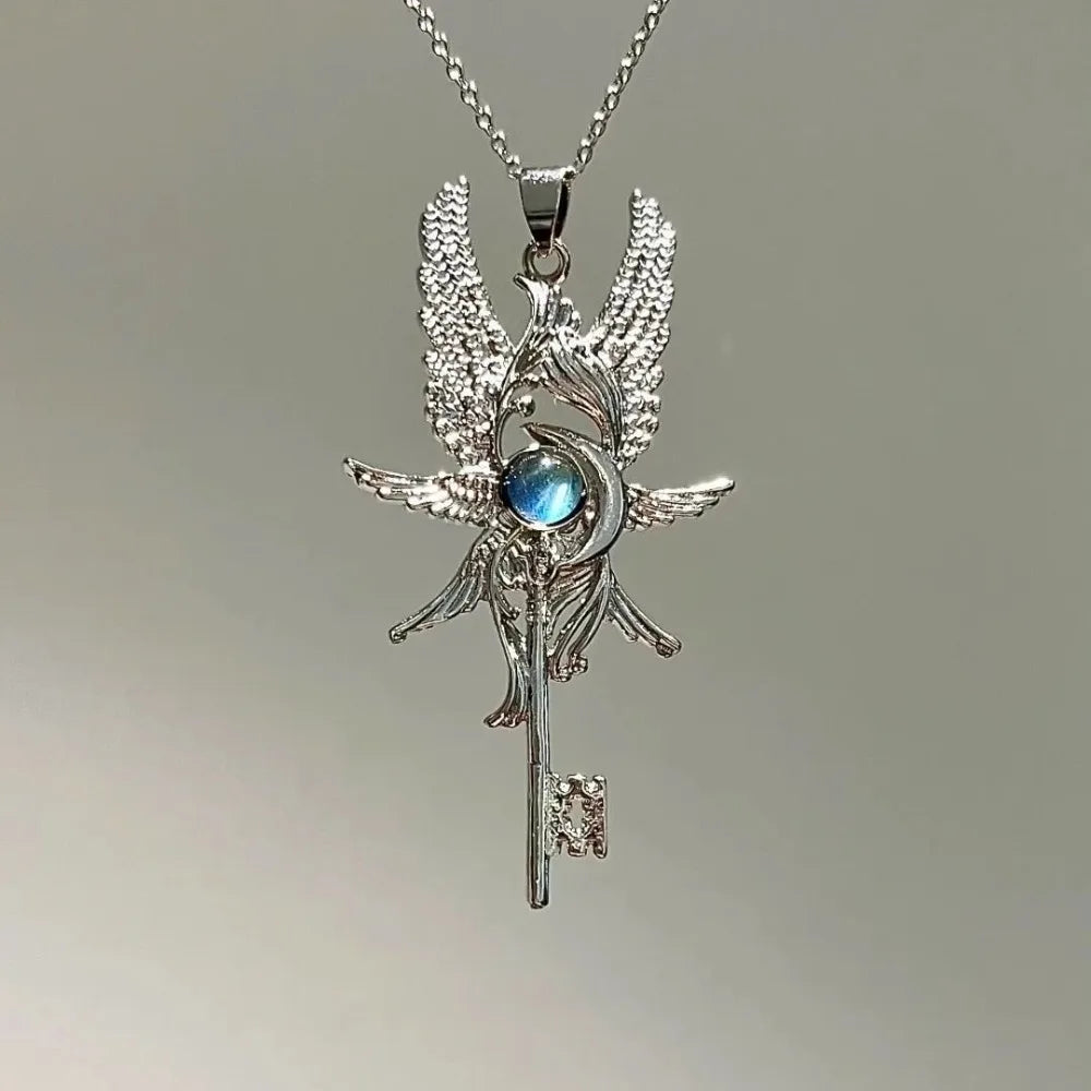 Collar Mensajero Azul: Alas de Ángel. Diseño y acabado de la pieza mostrada.