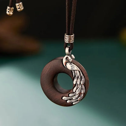 Pingente de pavão de ébano estilo chinês vintage, esplendor radiante, colar de camadas longas ajustável para mulheres, acessório de mistura de linho