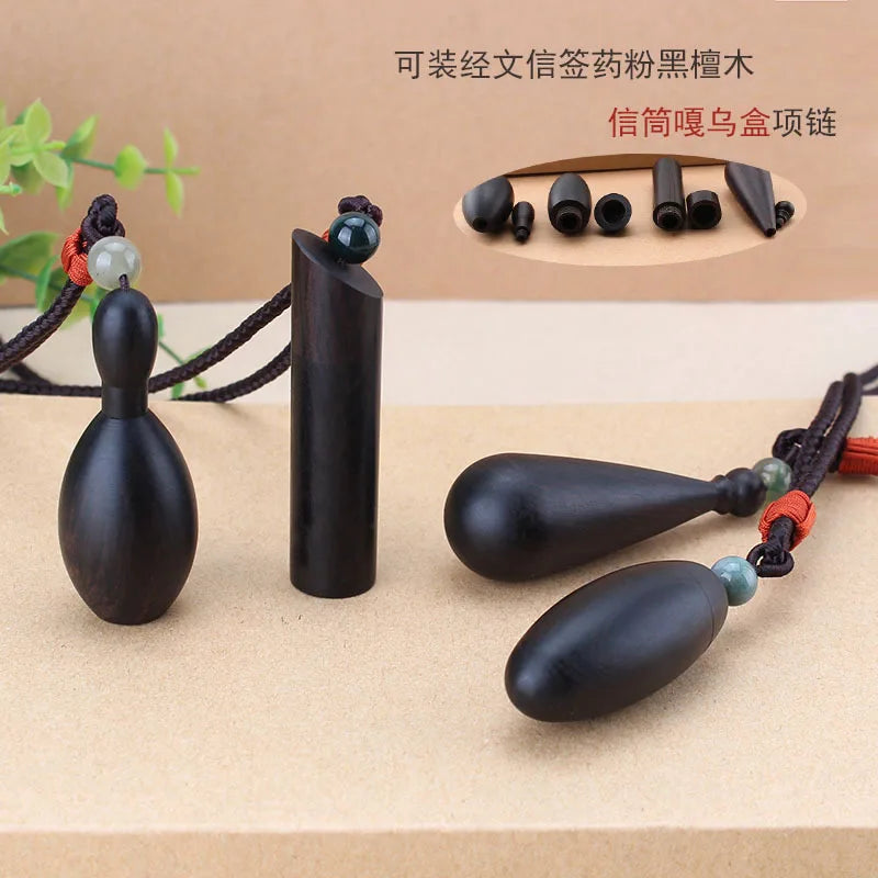 Colar com pingente de caixa vazada em madeira de ébano chinesa, tecido à mão, com motivos étnicos, corrente para suéter, medalhão para guardar notas, pó ou amuleto, joia unissex.