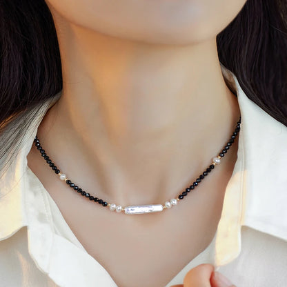 Collar de espinela con perla barroca