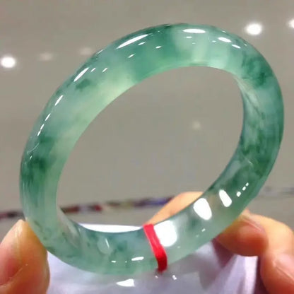 Brazalete de jade verde claro