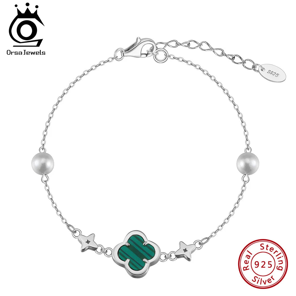 Pulsera de trébol y perlas con detalle verde