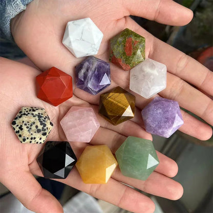 Conjunto de 10 estrellas de piedra tallada