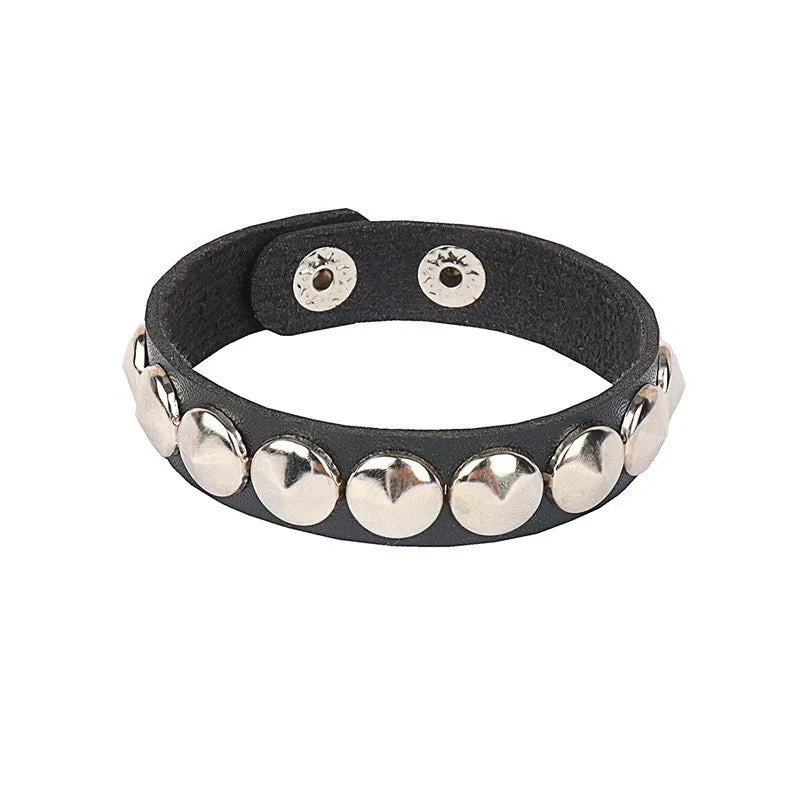Pulsera Nocturna · Tachuelas y Cadenas